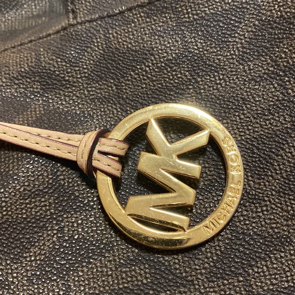 Michael Kors - Picture 2 of 9